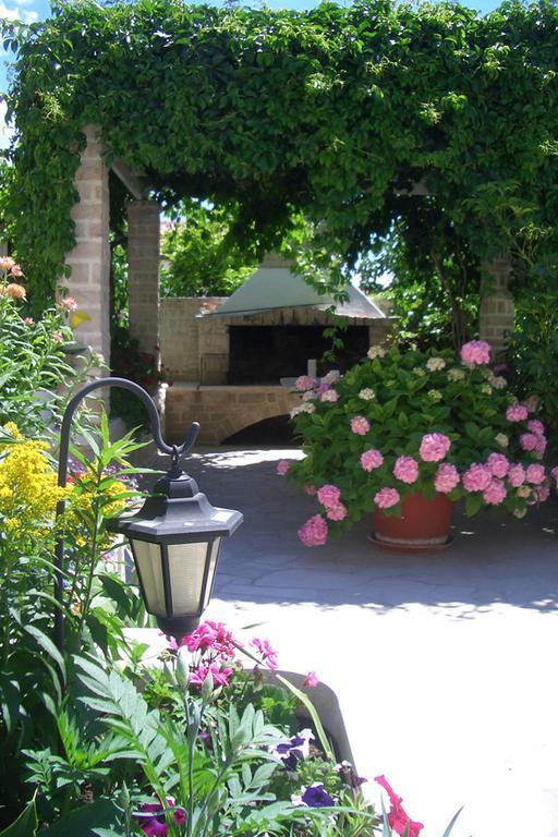 Guest House Meri Bol Esterno foto
